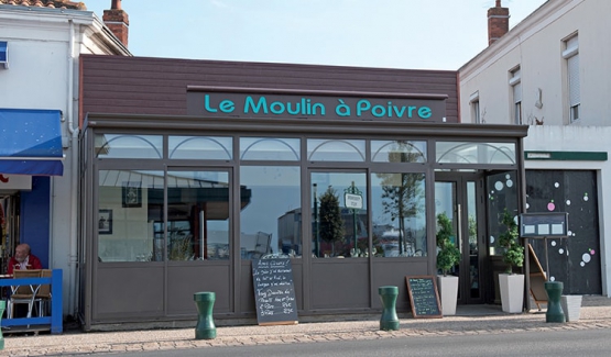 VERANDA_RIDEAU_MOULIN_POIVRE_01-min